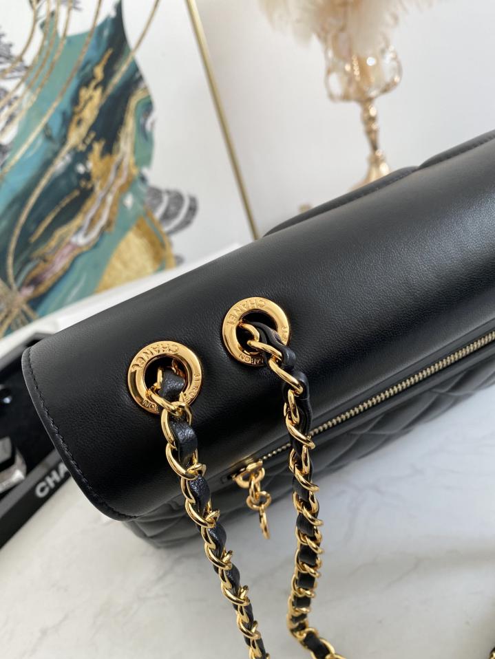 CHANEL nuova borsa a spalla singola