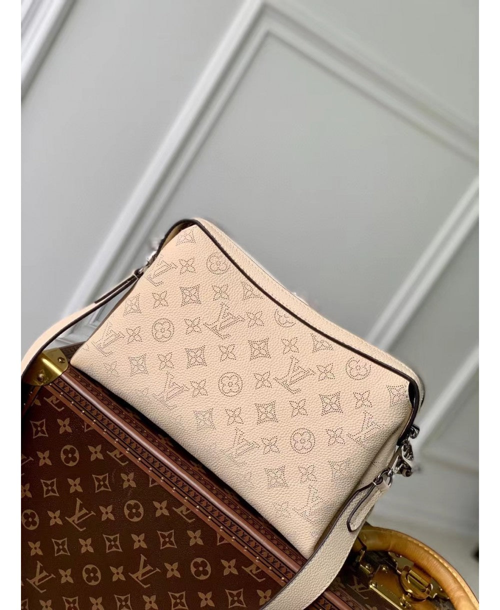 Louis Vuitton Hand It All PM in Pelle Mahina - Beige Crema