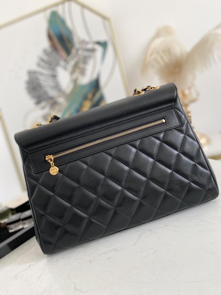 CHANEL nuova borsa a spalla singola